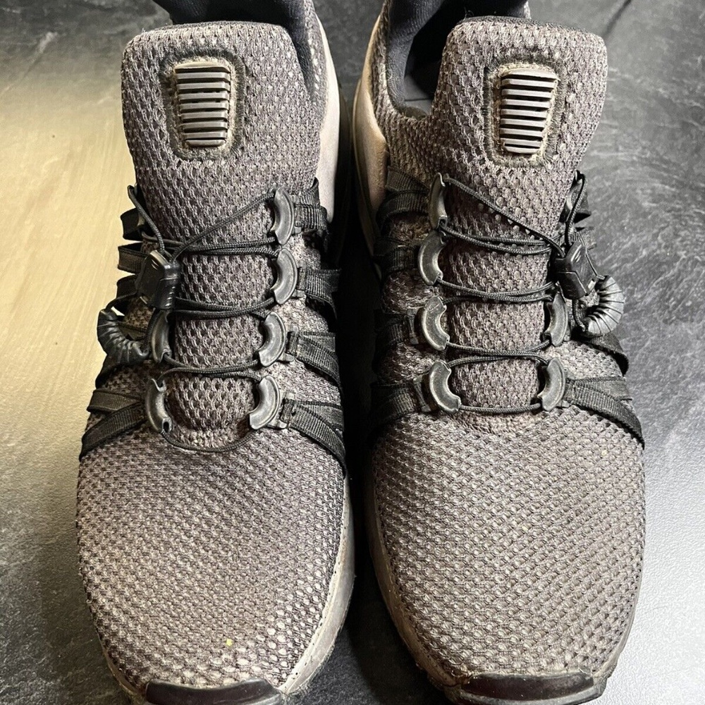 Men's Nike Shoe Gravity Gray/Black Speckled Sole Size 9 Shoes